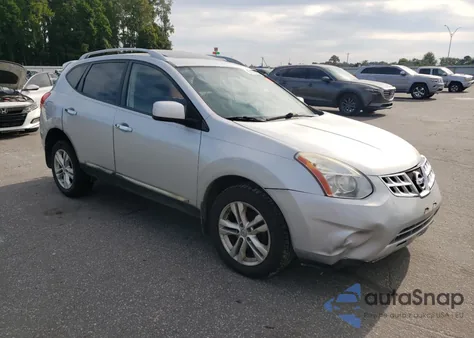 2013 Nissan Rogue S z USA, uszkodzony, nr VIN JN8AS5MV1DW640744
